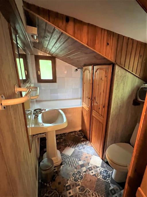 Cabane Dans Les Bois Avec Vue Sur Les Pyrenees Saint-Laurent-de-Neste Exterior foto